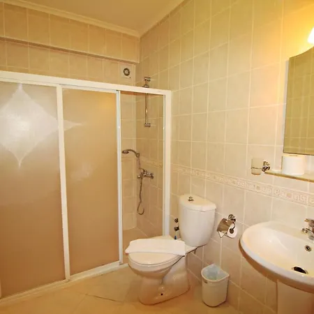 Brookland Paris, Oezel Havuzlu, Villa Fethiye