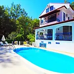 Brookland Paris, Oezel Havuzlu, * Fethiye