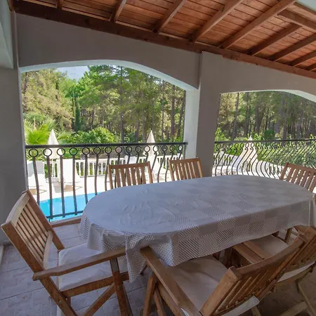 Brookland Paris, Oezel Havuzlu, * Fethiye