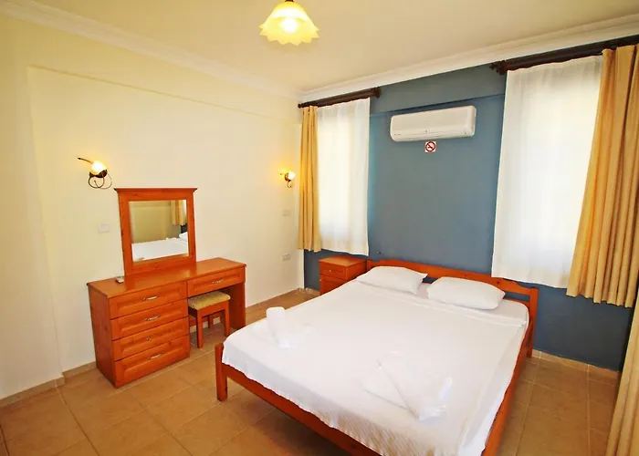 Brookland Paris, Oezel Havuzlu, Villa Fethiye