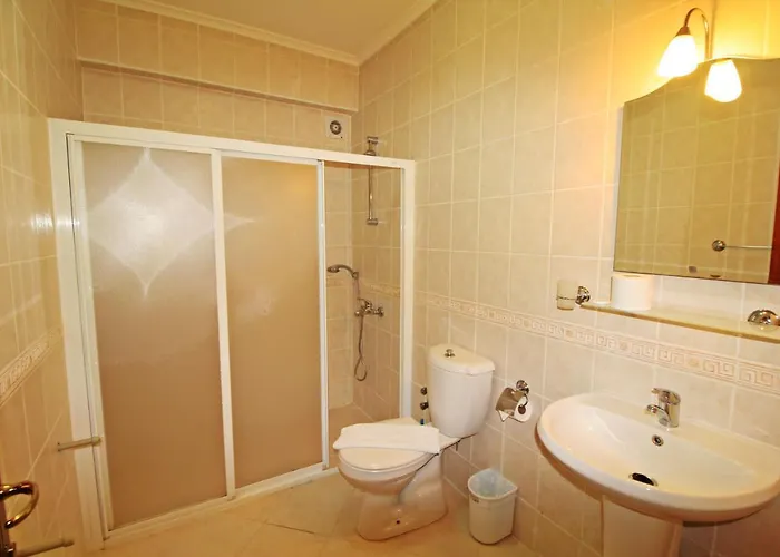 Brookland Paris, Oezel Havuzlu, Villa Fethiye