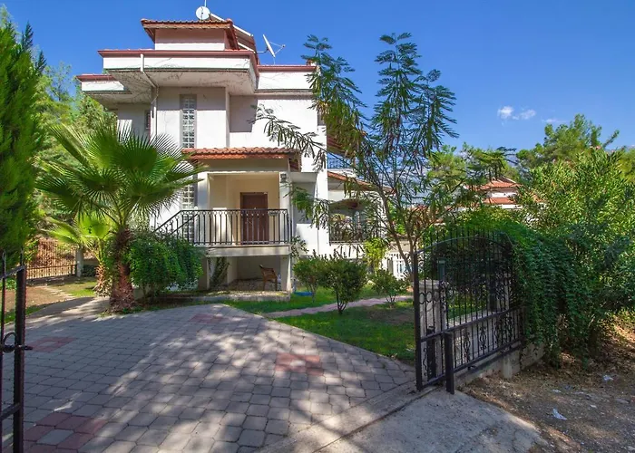 Brookland Paris, Oezel Havuzlu, Villa Fethiye