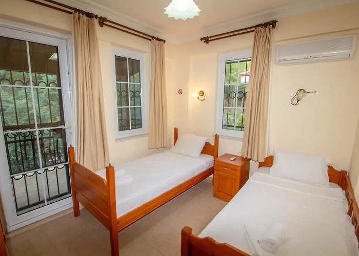 Brookland Paris, Oezel Havuzlu, Villa Fethiye