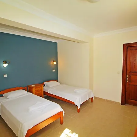 Brookland Paris, Oezel Havuzlu, Villa