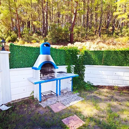 Brookland Paris, Oezel Havuzlu, Villa